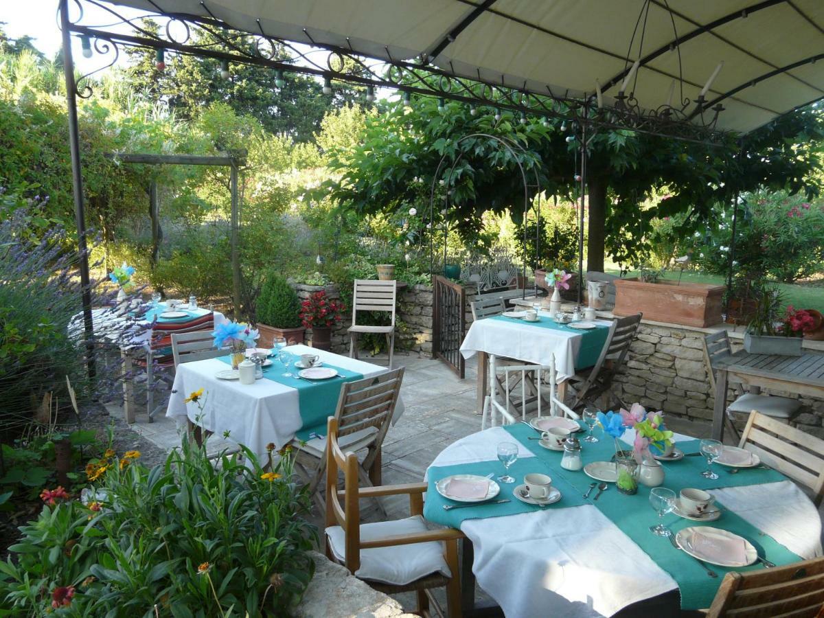 Bed and Breakfast La Capucine Lagnes Екстер'єр фото