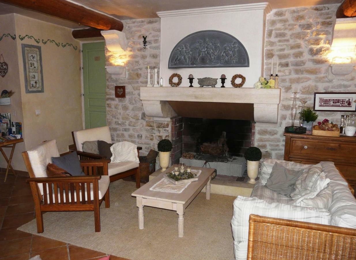 Bed and Breakfast La Capucine Lagnes Екстер'єр фото