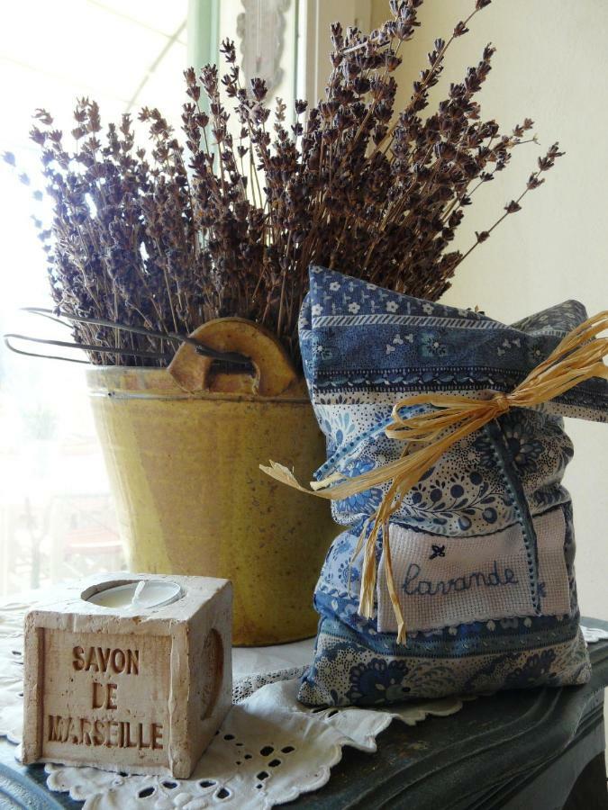 Bed and Breakfast La Capucine Lagnes Екстер'єр фото